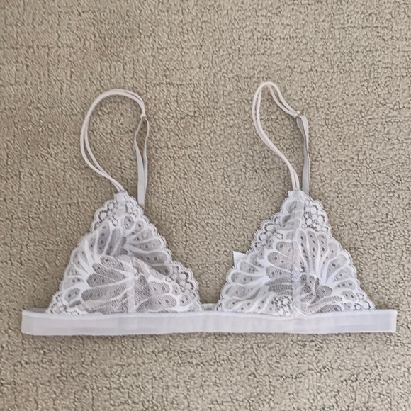 Urban Outfitters lace bralette - Picture 1 of 4